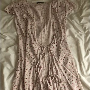 BRANDY MELVILLE WRAP FLORAL DRESS